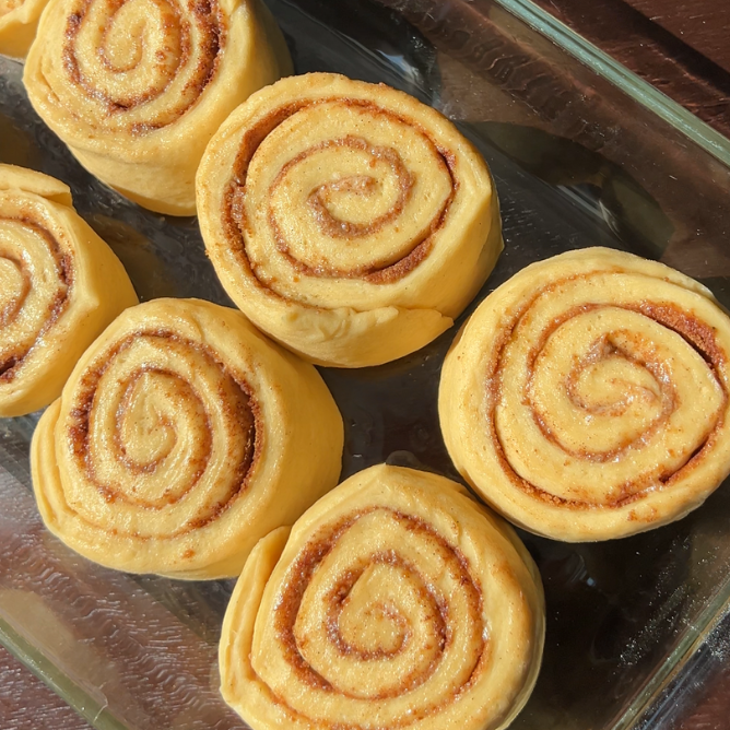 vanilla bean cinnamon rolls
