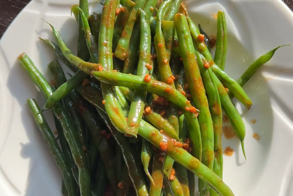 miso garlic butter green beans